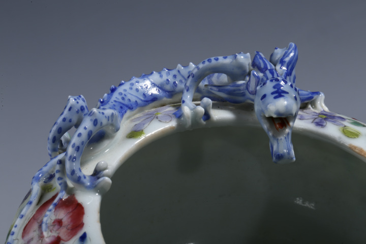 古玩陶瓷民國·粉彩百花不落地堆塑螭龍蝙蝠洗拍賣,當前價格3000元