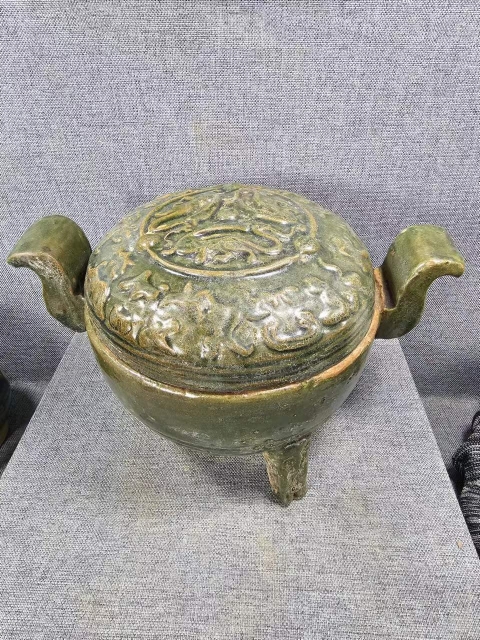 古玩陶瓷漢代綠釉模印鼎拍賣，當前價格12000元