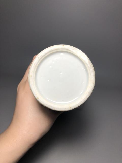 古玩陶瓷晚清,青花留白冰梅紋撇口瓶拍賣,當前價格2000元