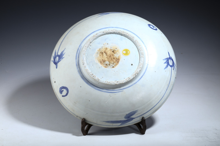 古玩陶瓷明代晚期?青花鳳凰牡丹紋大盤拍賣，當前價格13600元