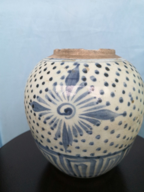 古玩陶瓷青花花卉紋罐拍賣，當前價格188元