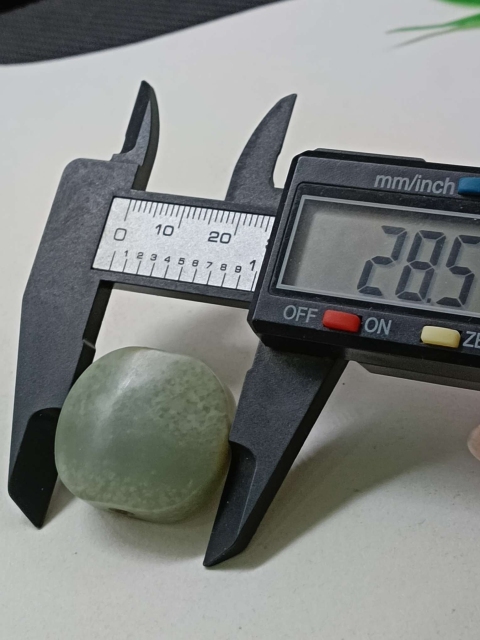 古玩玉器晚清民國和田玉雕“素紋背云”拍賣，當前價格580元