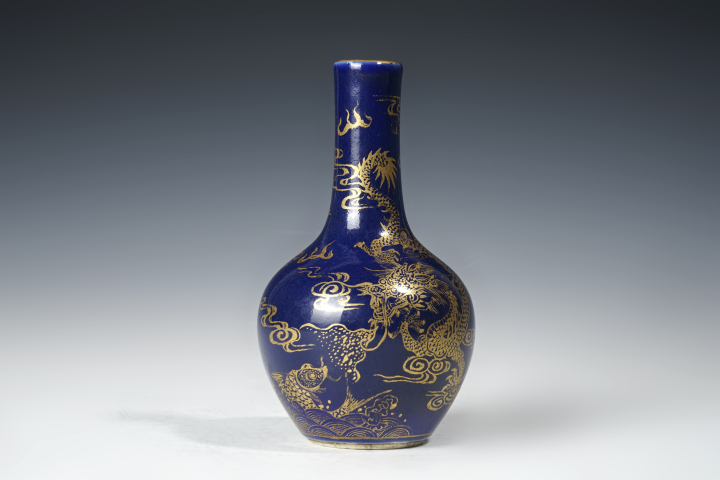 中国清時代藍釉花瓶 清代景泰蓝酱釉百花不露地赏瓶Antique Chinese Qing Cloisonne