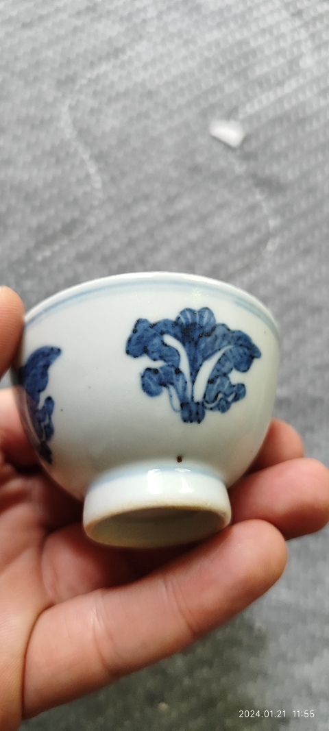 古玩陶瓷清中期青花百財(cái)圖小杯拍賣，當(dāng)前價(jià)格4800元
