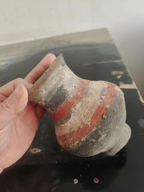 古玩陶瓷館藏級珍品秦漢黑陶彩繪漢壺拍賣,當(dāng)前價格980元