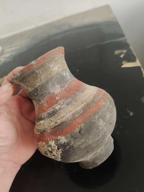 古玩陶瓷館藏級珍品秦漢黑陶彩繪漢壺拍賣,當(dāng)前價格980元