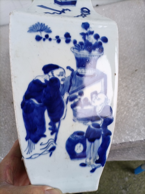 古玩陶瓷人物紋青花瓶拍賣，當前價格1600元