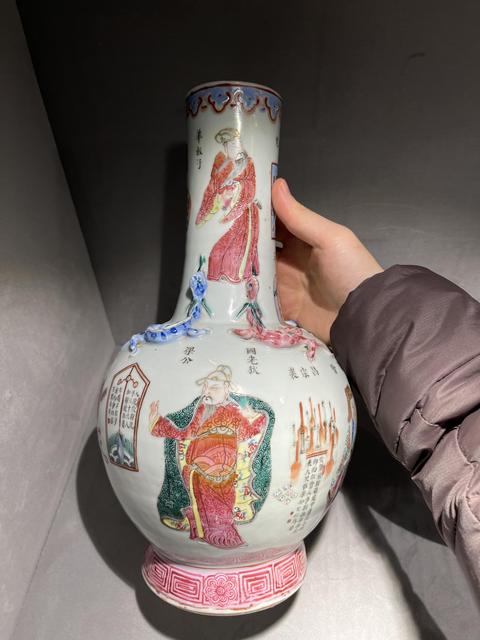 古玩陶瓷粉彩貼塑無雙譜瓶拍賣，當前價格120000元