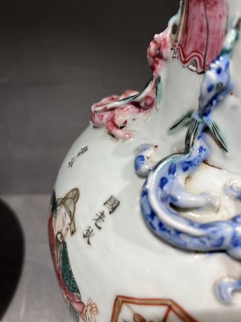 古玩陶瓷粉彩貼塑無雙譜瓶拍賣，當前價格120000元
