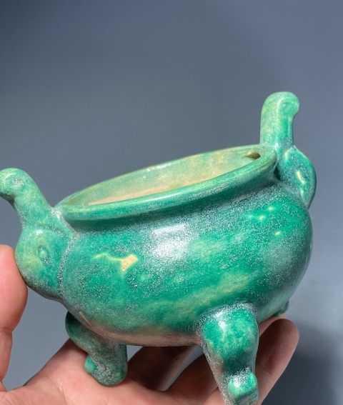 古玩陶瓷綠釉雙耳三足爐拍賣，當(dāng)前價(jià)格3500元