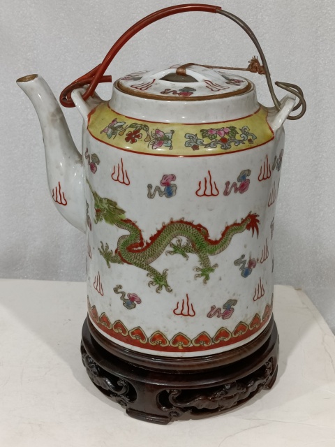 古玩陶瓷粉彩龍鳳紋提梁壺拍賣，當(dāng)前價格680元