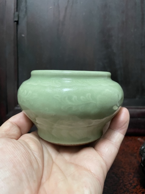 古玩陶瓷乾隆豆青釉花卉紋罐拍賣，當前價格3888元