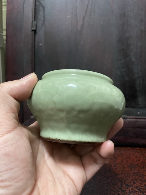 古玩陶瓷乾隆豆青釉花卉紋罐拍賣，當前價格3888元