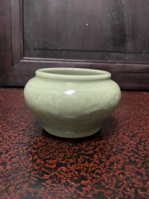 古玩陶瓷乾隆豆青釉花卉紋罐拍賣，當前價格3888元