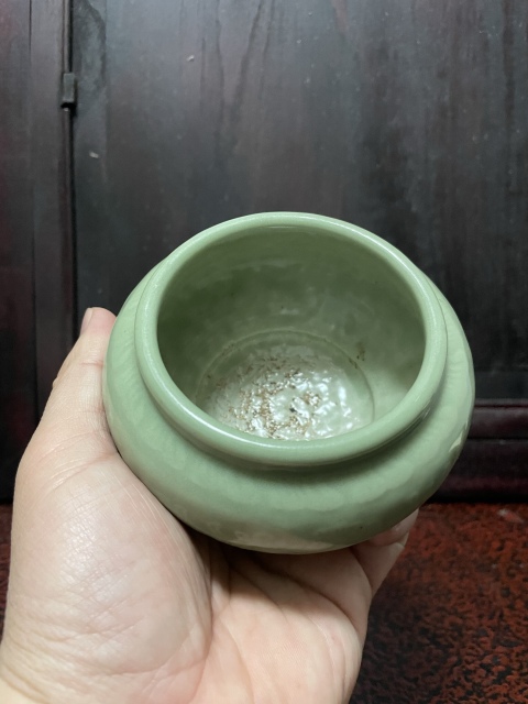 古玩陶瓷乾隆豆青釉花卉紋罐拍賣，當前價格3888元