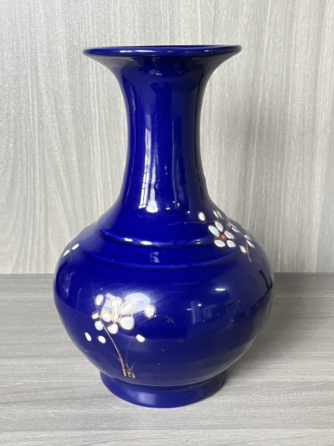 古玩陶瓷解放初 極品藍釉粉彩梅花圖賞瓶拍賣，當前價格380元
