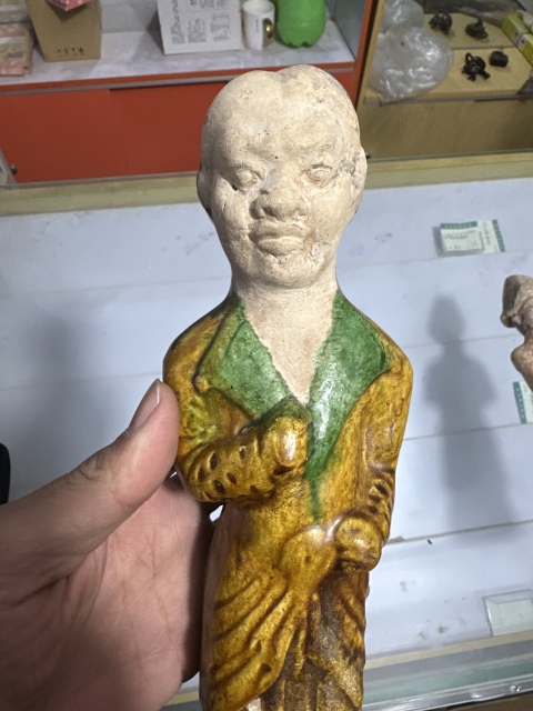 古玩陶瓷人物拍賣，當前價格15000元