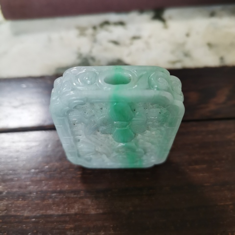 古玩玉器翡翠牌拍賣,當前價格3800元