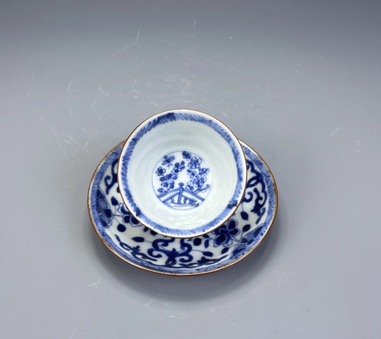 古玩陶瓷外紫金釉內(nèi)青花杯盤拍賣，當(dāng)前價格1850元