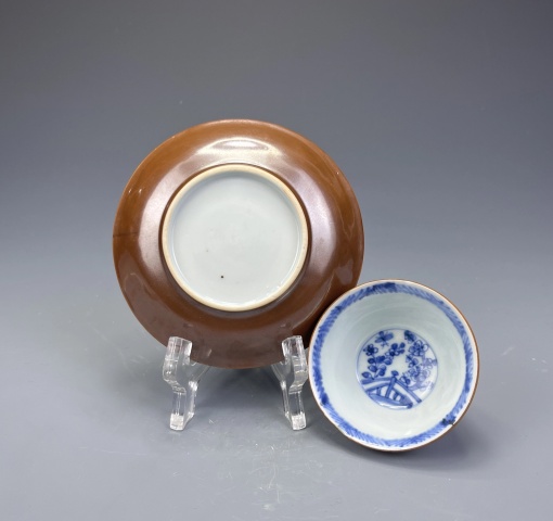 古玩陶瓷外紫金釉內(nèi)青花杯盤拍賣，當(dāng)前價格1850元