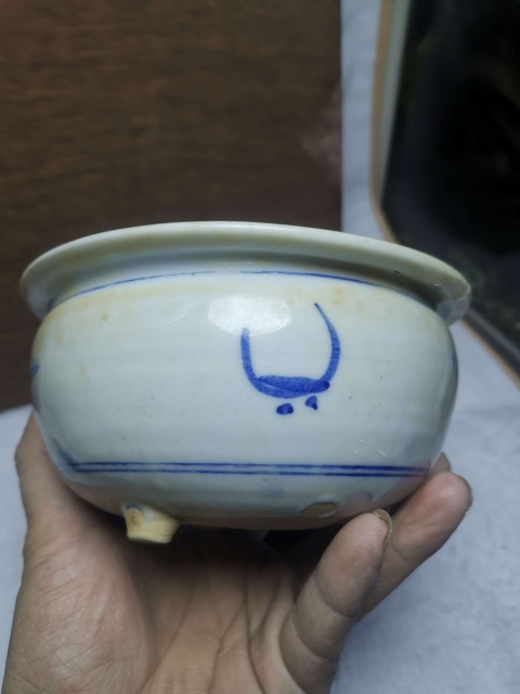 古玩陶瓷青花山水人物三足爐拍賣,當前價格600元