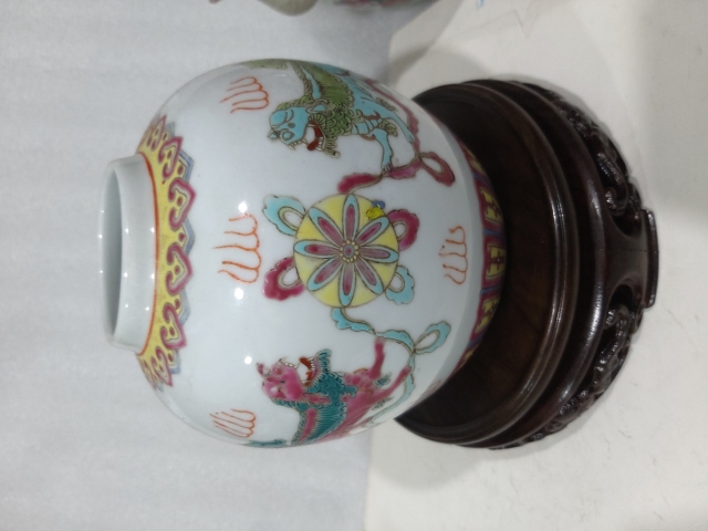 古玩陶瓷粉彩獅子滾繡球紋罐拍賣,當前價格680元