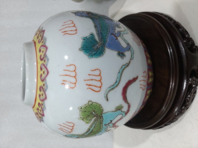 古玩陶瓷粉彩獅子滾繡球紋罐拍賣,當前價格680元