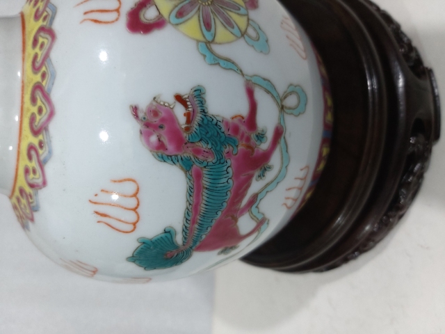 古玩陶瓷粉彩獅子滾繡球紋罐拍賣,當前價格680元