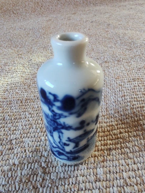 域鉴古玩】清光绪青花山水独钓图鼻烟壶拍卖价格/图片/值多少钱