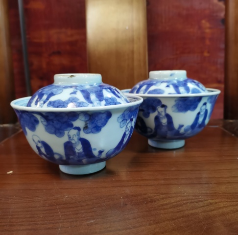 古玩陶瓷【同類蓋碗已保真】十九世紀人物紋青花蓋碗一對拍賣,當前價格860元