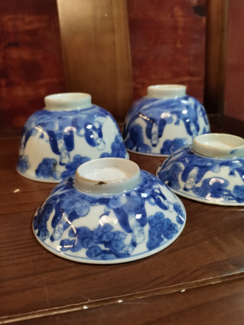 古玩陶瓷【同類蓋碗已保真】十九世紀人物紋青花蓋碗一對拍賣,當前價格860元