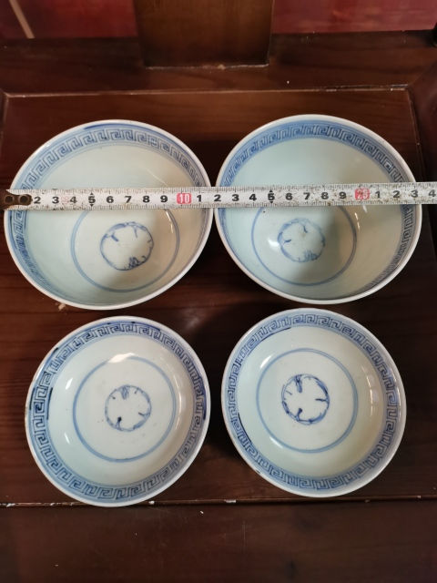 古玩陶瓷【同類蓋碗已保真】十九世紀人物紋青花蓋碗一對拍賣,當前價格860元