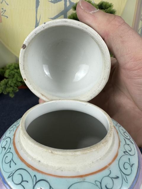 古玩陶瓷百子鬧春彩繪蓋罐拍賣,當(dāng)前價(jià)格12800元