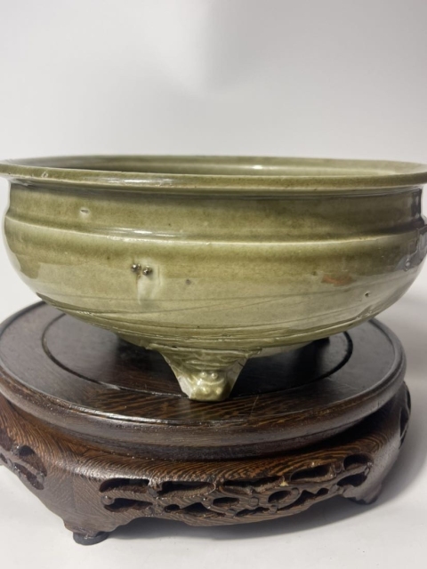 古玩陶瓷龍泉青瓷三足爐拍賣,當前價格12000元