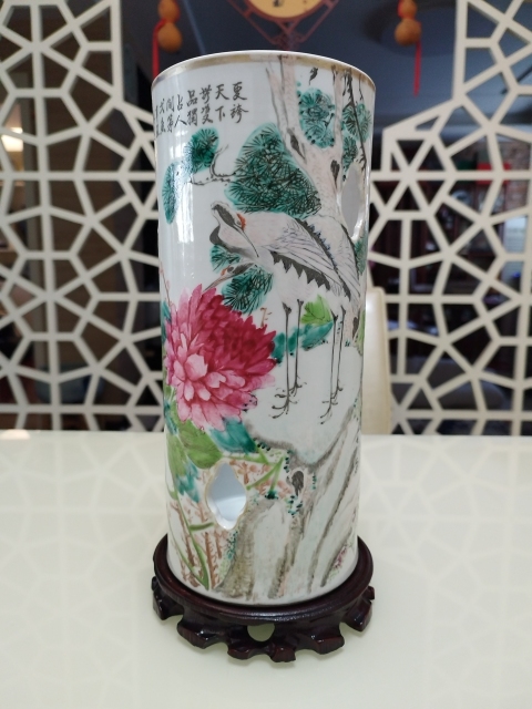 古玩陶瓷花鳥(niǎo)紋彩繪帽筒拍賣,當(dāng)前價(jià)格2880元
