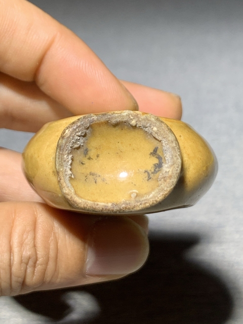 古玩陶瓷黃釉鼻煙壺拍賣,當前價格1200元