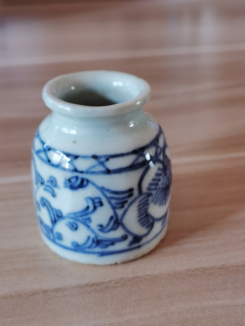 古玩陶瓷青花纏枝花卉水盂拍賣,當前價格399元
