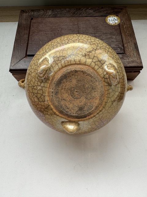 古玩陶瓷乾隆·黃哥釉雙耳爐拍賣,當前價格3600元