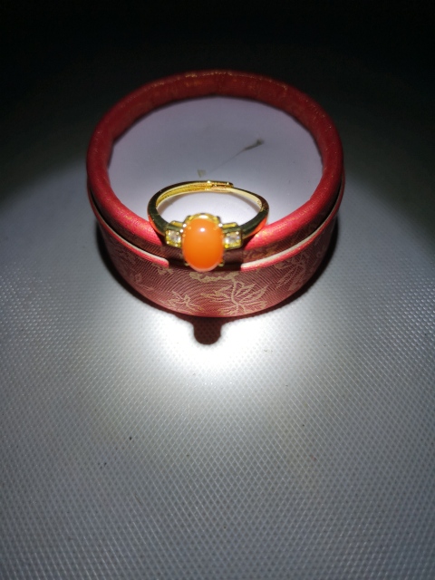 古玩玉器南紅瑪瑙鑲嵌戒指拍賣,當前價格298元