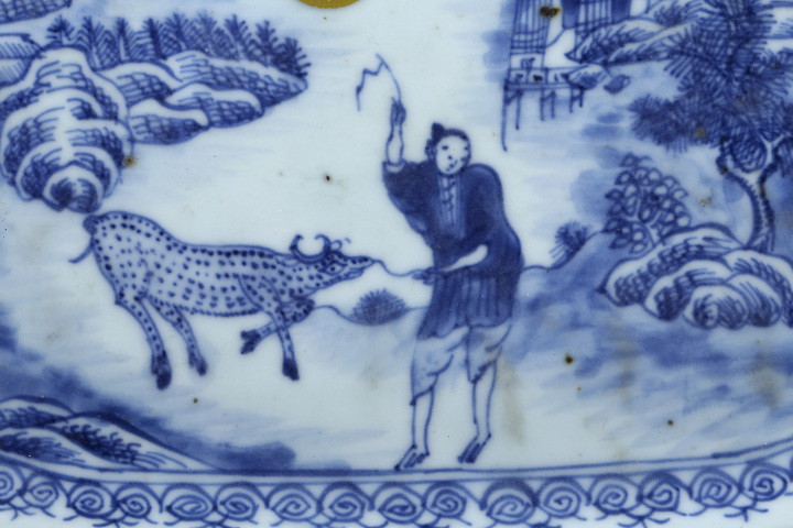 古玩陶瓷清乾隆·青花山水人物紋八方倭角盤拍賣,當前價格3100元
