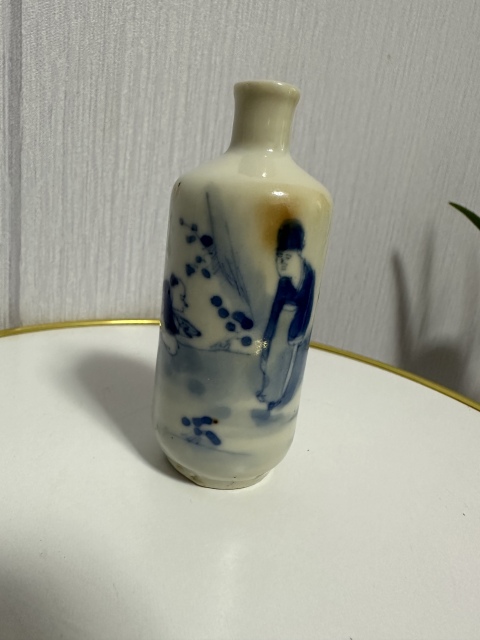 古玩陶瓷青花攜琴訪友圖鼻煙壺拍賣,當(dāng)前價格888元