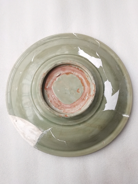 古玩陶瓷龍泉青瓷刻花折沿盤拍賣，當前價格3200元