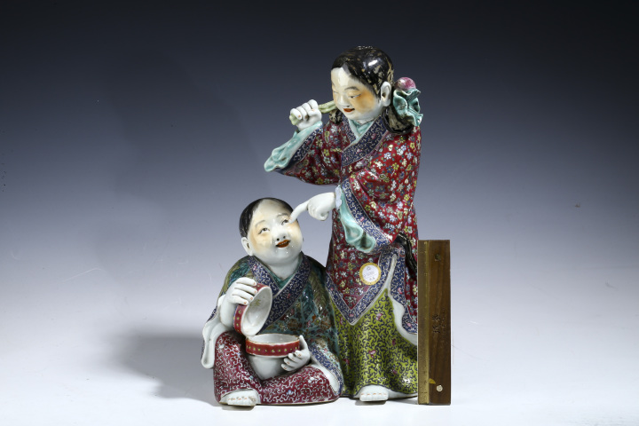 中国古玩　粉彩人物画香合　直径9.2㎝　東Y5-0608① 中国古玩 粉彩人物画香合 直径9.2㎝ 東Y5-0608①