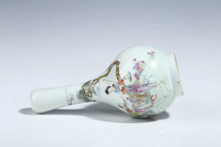 古玩陶瓷民國·粉彩麻姑獻(xiàn)壽紋蒜頭瓶
真品鑒賞圖