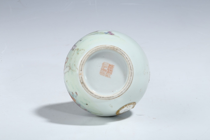 古玩陶瓷民國·粉彩麻姑獻(xiàn)壽紋蒜頭瓶
真品鑒賞圖
