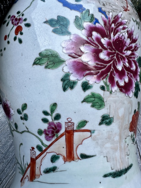 域鉴古玩】雍正精品粉彩花鸟纹大将军罐拍卖价格/图片/值多少钱