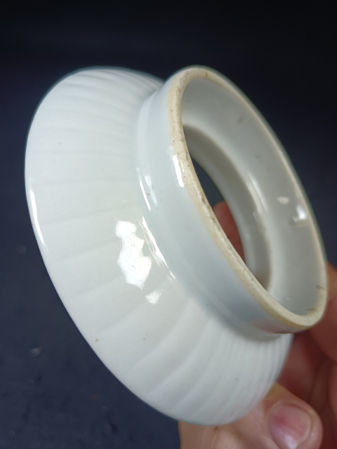 古玩陶瓷（全美品）光緒淺絳彩山水人物瓜棱茶碗拍賣，當前價格388元