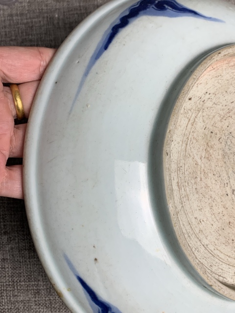 古玩陶瓷過墻龍紋青花盤真品鑒賞圖