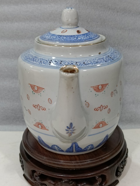 古玩陶瓷青花加彩玲瓏紋茶壺拍賣,當前價格688元