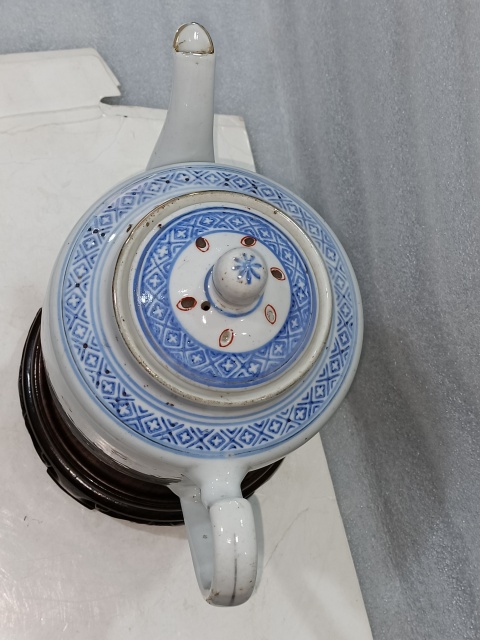 古玩陶瓷青花加彩玲瓏紋茶壺拍賣,當前價格688元